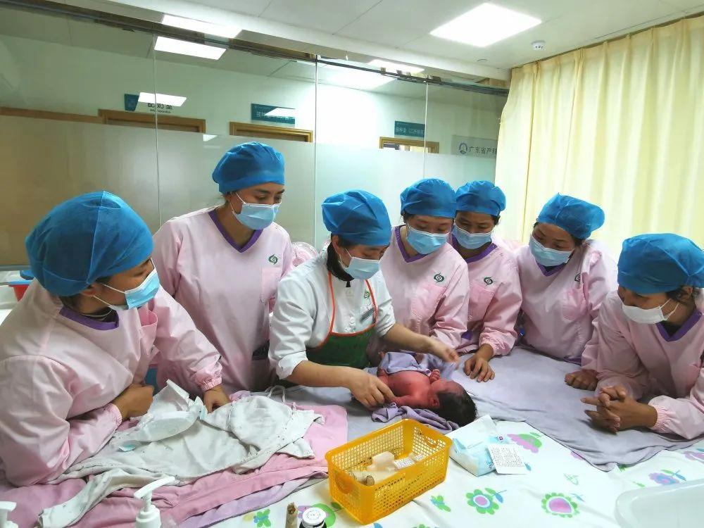 荣成市妇婴监护型护送